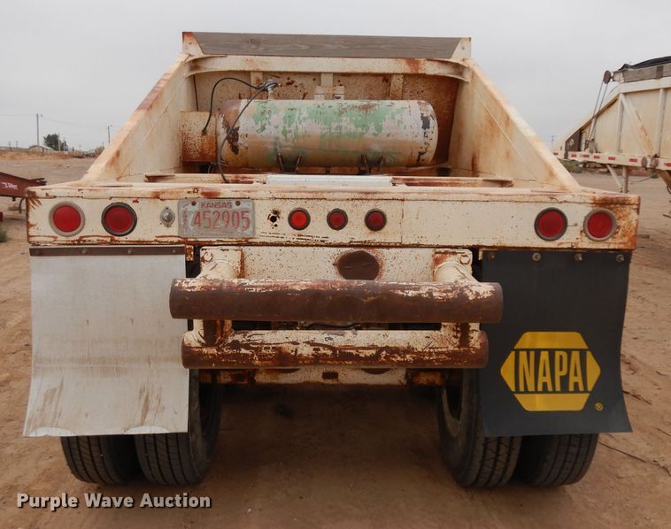 image for item HN9440 1989 Ranco bottom dump trailer