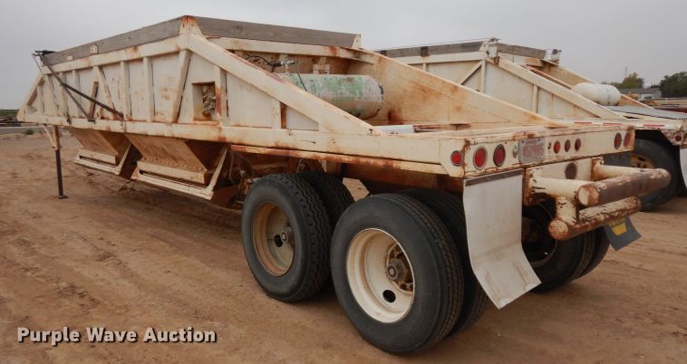 image for item HN9440 1989 Ranco bottom dump trailer
