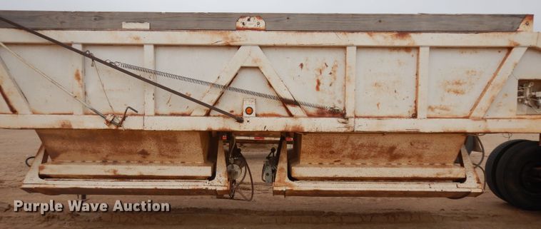 image for item HN9440 1989 Ranco bottom dump trailer
