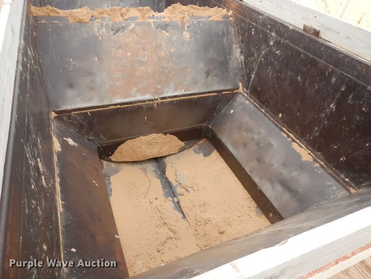 image for item HN9440 1989 Ranco bottom dump trailer