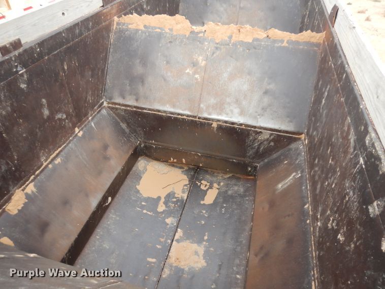 image for item HN9440 1989 Ranco bottom dump trailer