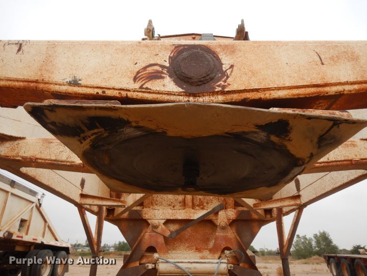 image for item HN9440 1989 Ranco bottom dump trailer