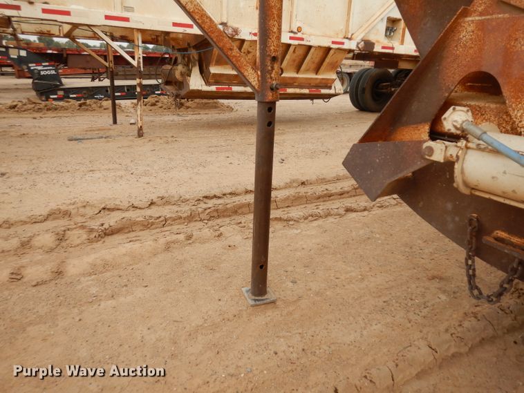 image for item HN9440 1989 Ranco bottom dump trailer