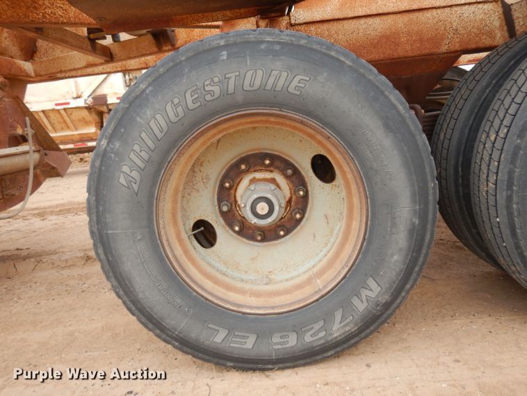 image for item HN9440 1989 Ranco bottom dump trailer