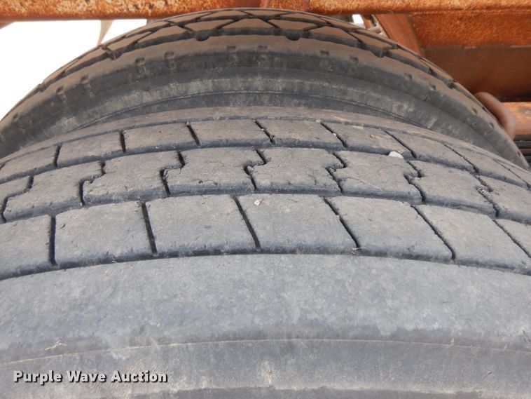 image for item HN9440 1989 Ranco bottom dump trailer