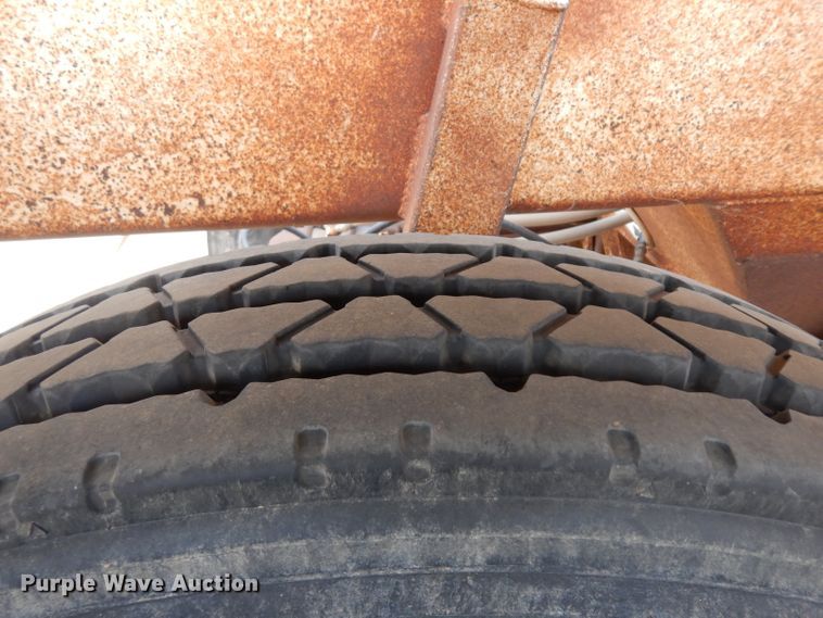 image for item HN9440 1989 Ranco bottom dump trailer