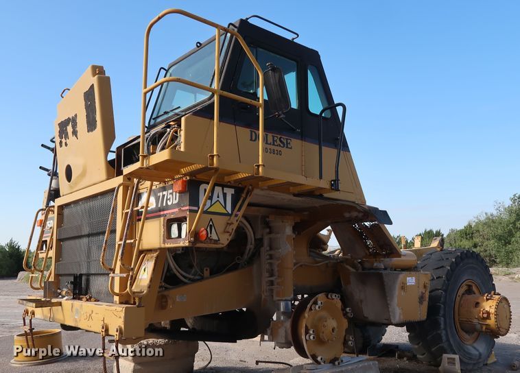 image for item DG7025 1999 Caterpillar 775D   haul truck