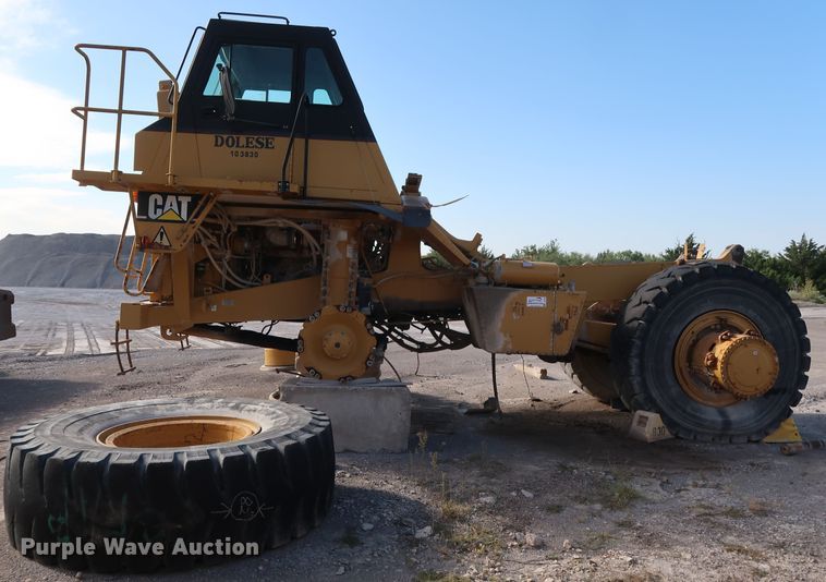 image for item DG7025 1999 Caterpillar 775D   haul truck