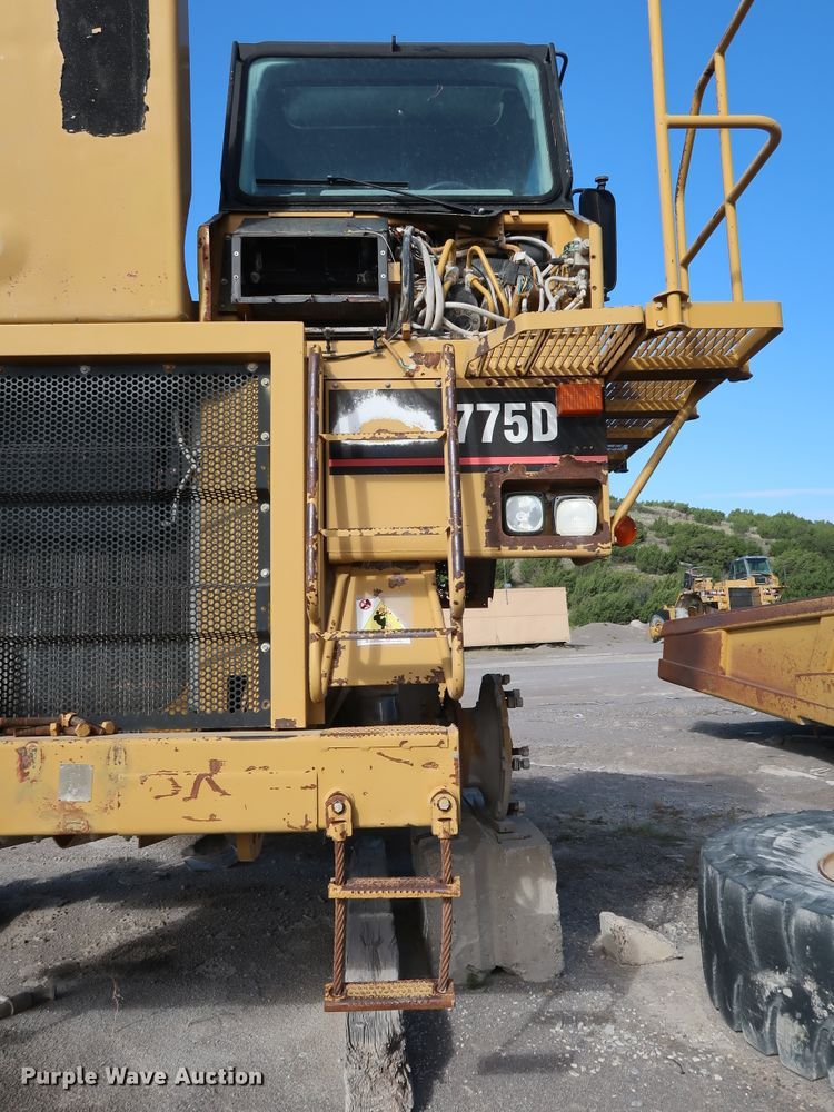 image for item DG7025 1999 Caterpillar 775D   haul truck