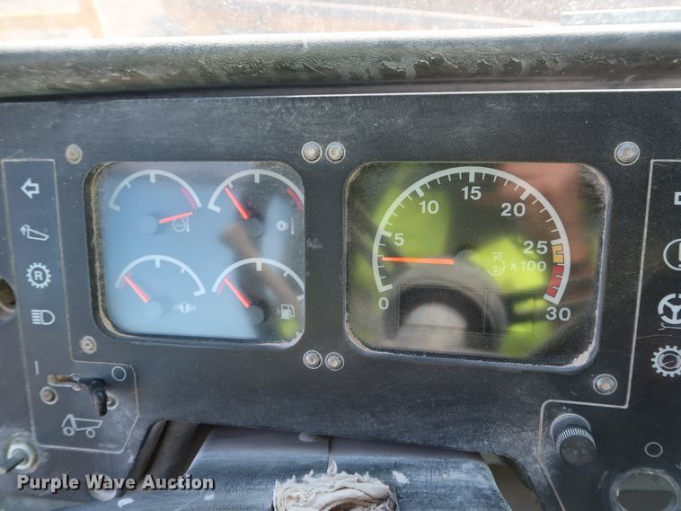 image for item DG7025 1999 Caterpillar 775D   haul truck