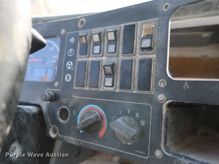 image for item DG7025 1999 Caterpillar 775D   haul truck