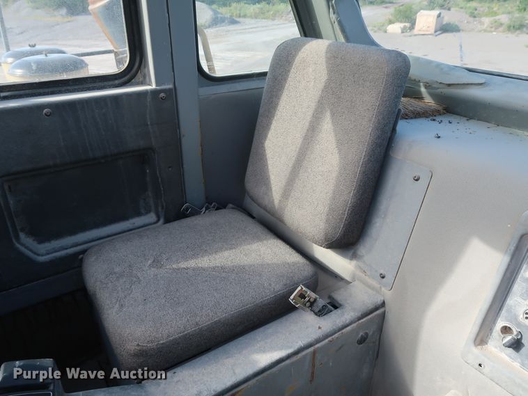 image for item DG7025 1999 Caterpillar 775D   haul truck