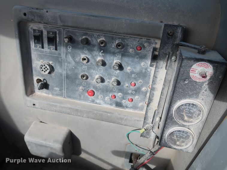 image for item DG7025 1999 Caterpillar 775D   haul truck