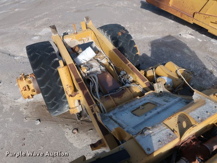 image for item DG7025 1999 Caterpillar 775D   haul truck