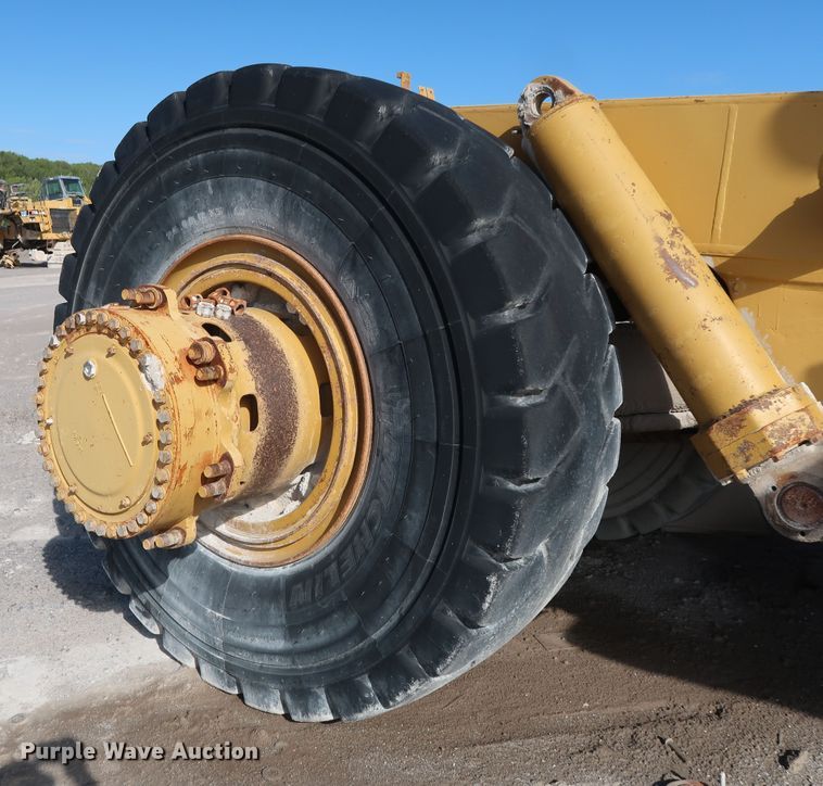 image for item DG7025 1999 Caterpillar 775D   haul truck