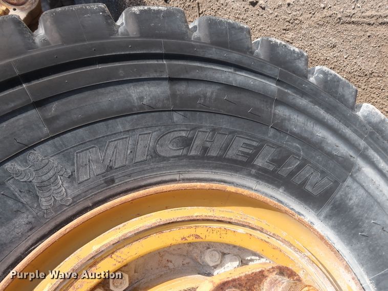 image for item DG7025 1999 Caterpillar 775D   haul truck