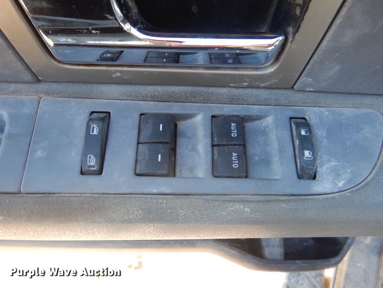 image for item DI0497 2011 Ford F150 XLT  SuperCrew pickup truck