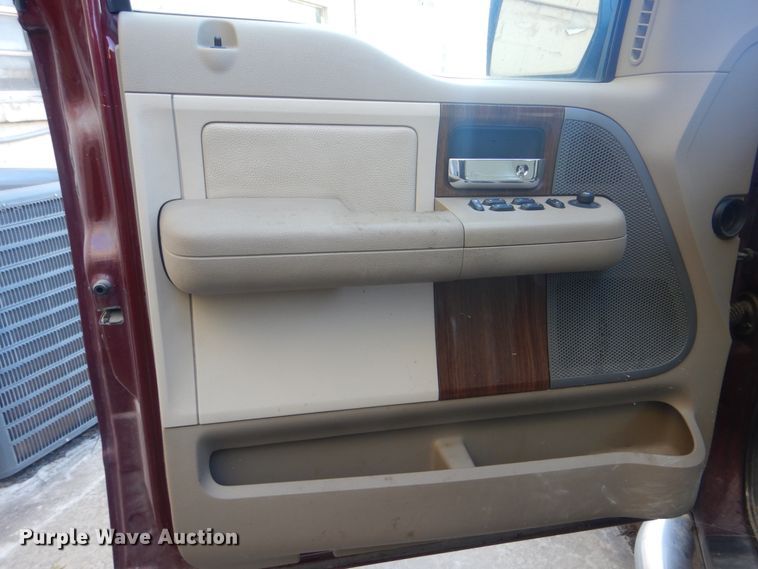 image for item DI0498 2004 Ford F150 XL  SuperCrew pickup truck