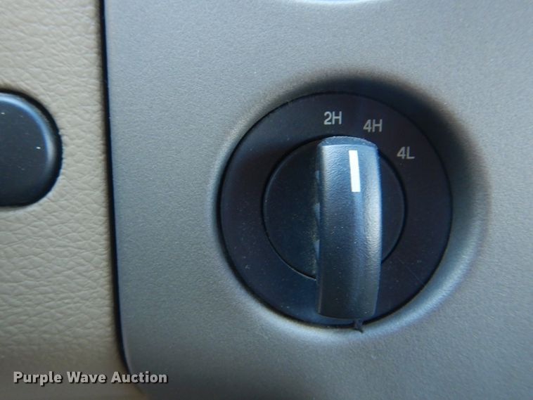 image for item DI0498 2004 Ford F150 XL  SuperCrew pickup truck