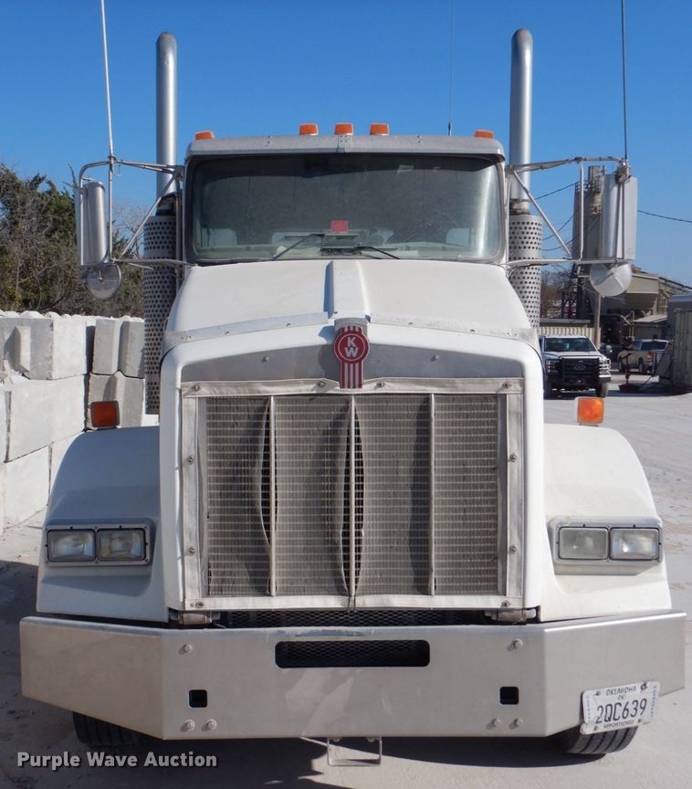 image for item DJ0326 2006 Kenworth T800  semi truck