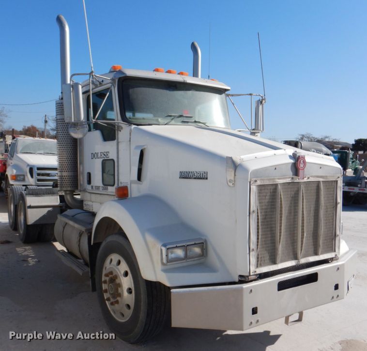 image for item DJ0326 2006 Kenworth T800  semi truck
