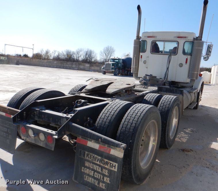 image for item DJ0326 2006 Kenworth T800  semi truck