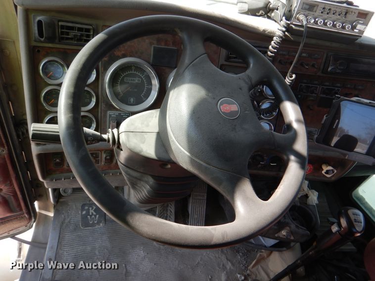 image for item DJ0326 2006 Kenworth T800  semi truck