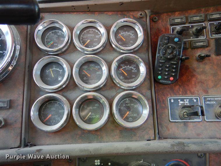 image for item DJ0326 2006 Kenworth T800  semi truck