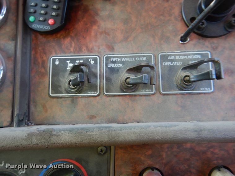 image for item DJ0326 2006 Kenworth T800  semi truck