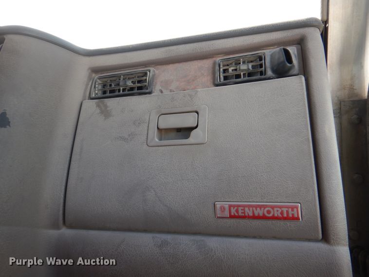 image for item DJ0326 2006 Kenworth T800  semi truck