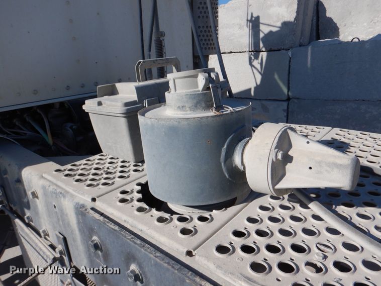 image for item DJ0326 2006 Kenworth T800  semi truck