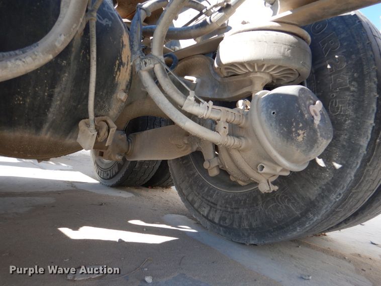 image for item DJ0326 2006 Kenworth T800  semi truck