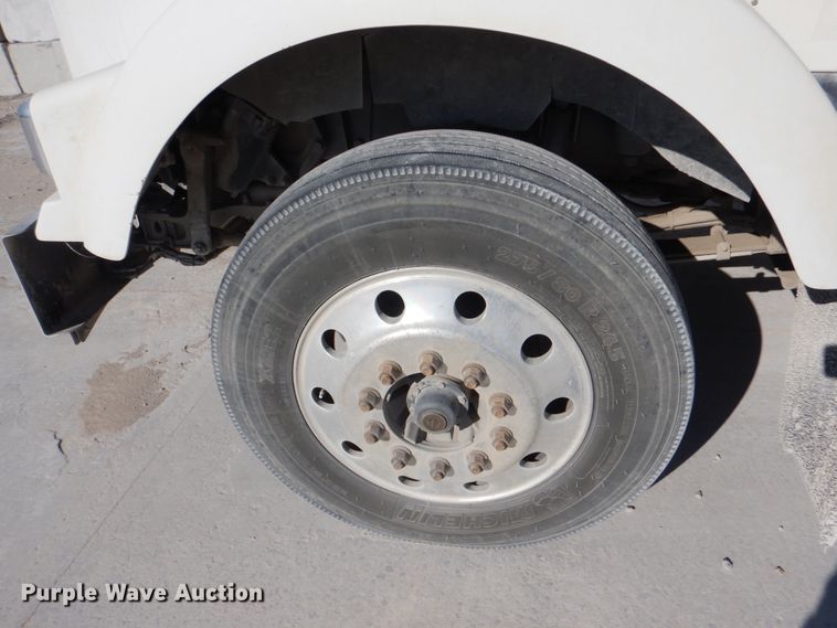 image for item DJ0326 2006 Kenworth T800  semi truck