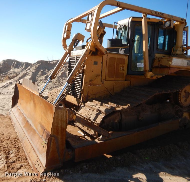 image for item DJ2049 2011 Caterpillar D6R LGP  dozer