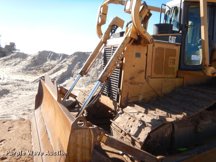 image for item DJ2049 2011 Caterpillar D6R LGP  dozer