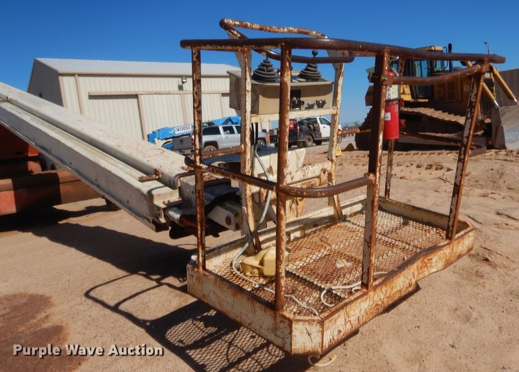 image for item DJ2051 1998 Snorkel TB80  boom lift