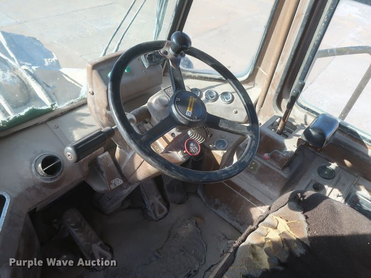 image for item DJ2249 1989 Caterpillar 950E  wheel loader