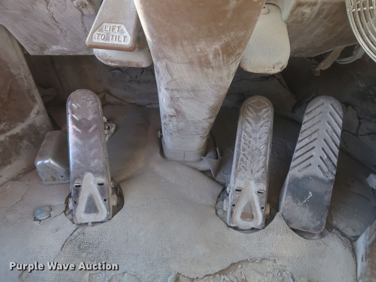 image for item DJ2249 1989 Caterpillar 950E  wheel loader