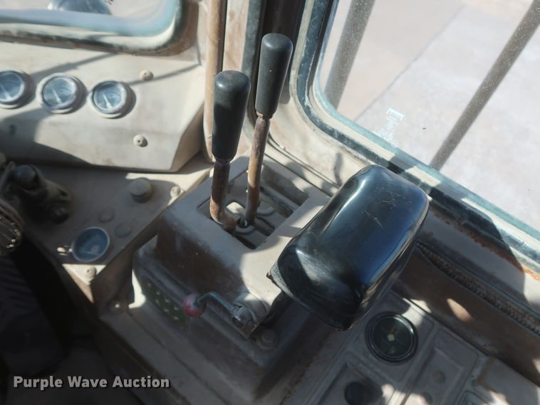 image for item DJ2249 1989 Caterpillar 950E  wheel loader