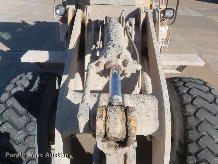image for item DJ2249 1989 Caterpillar 950E  wheel loader