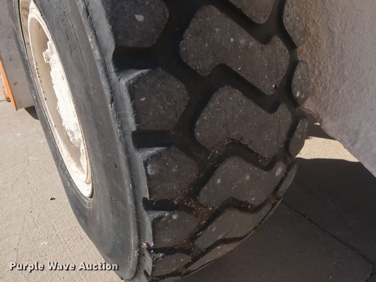 image for item DJ2249 1989 Caterpillar 950E  wheel loader