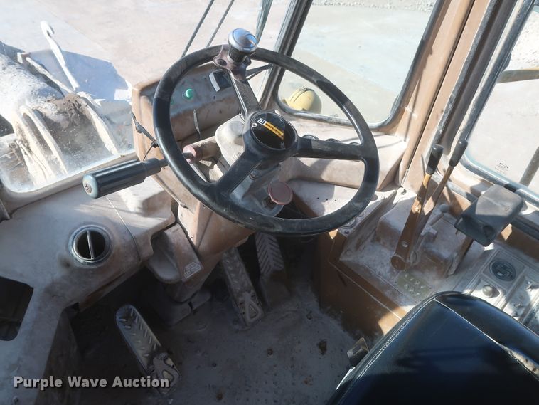 image for item DJ2251 1988 Caterpillar 950E  wheel loader