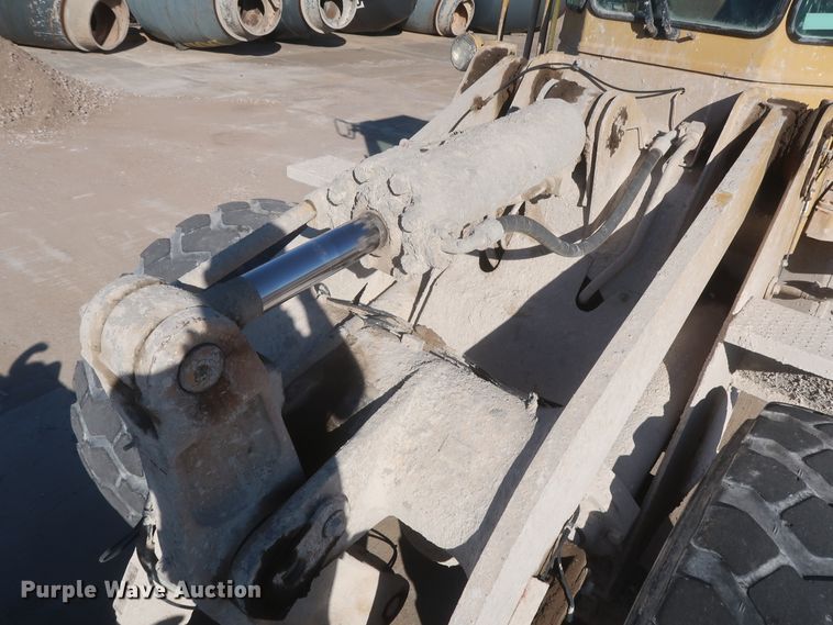 image for item DJ2251 1988 Caterpillar 950E  wheel loader