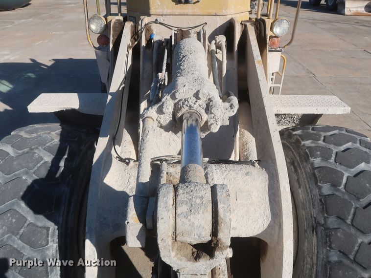 image for item DJ2251 1988 Caterpillar 950E  wheel loader