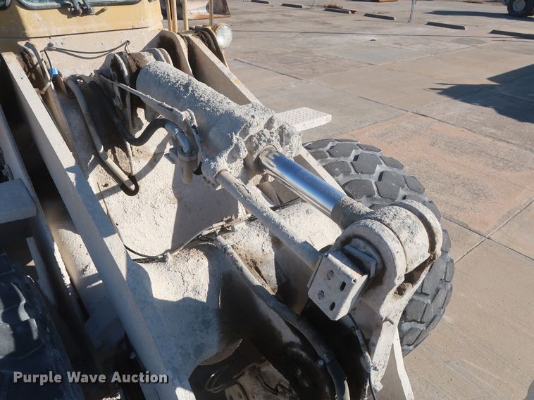 image for item DJ2251 1988 Caterpillar 950E  wheel loader