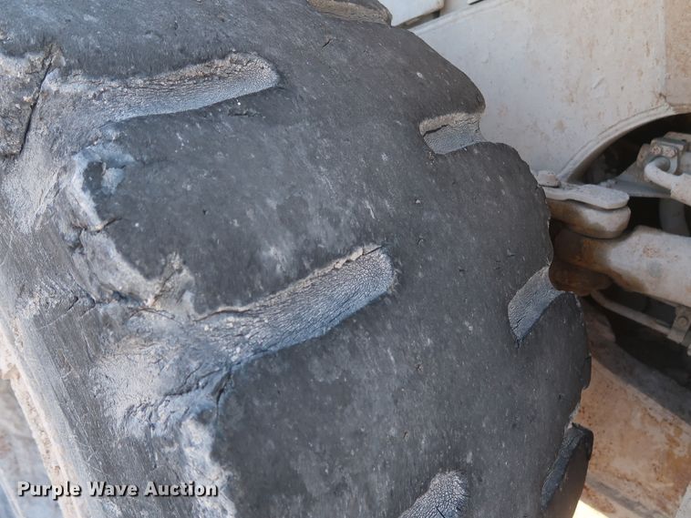 image for item DJ2251 1988 Caterpillar 950E  wheel loader