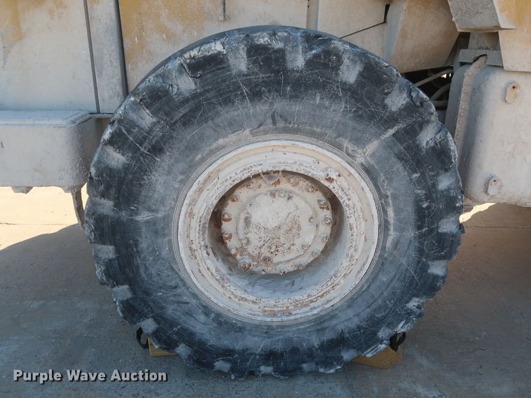 image for item DJ2251 1988 Caterpillar 950E  wheel loader