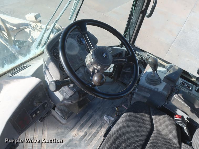 image for item DJ2252 1999 Caterpillar 928G  wheel loader