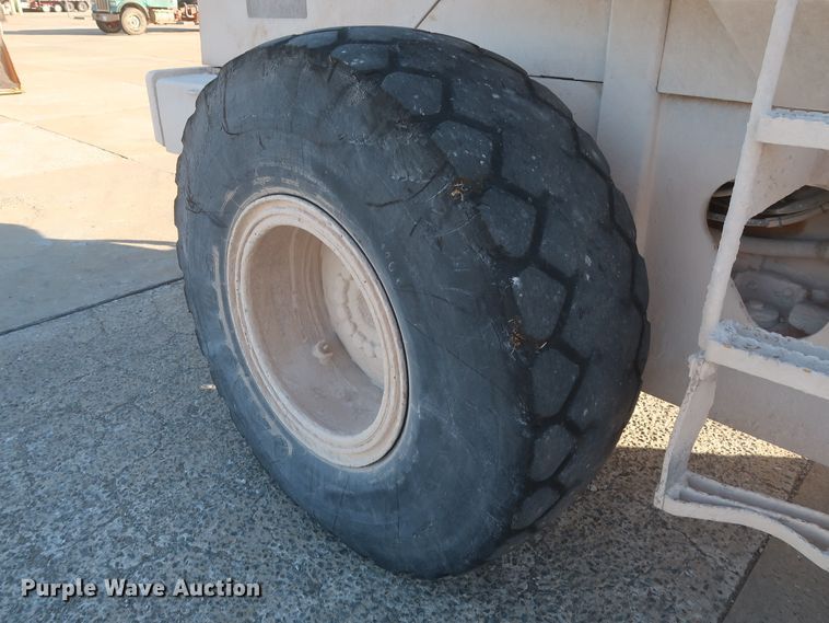 image for item DJ2252 1999 Caterpillar 928G  wheel loader