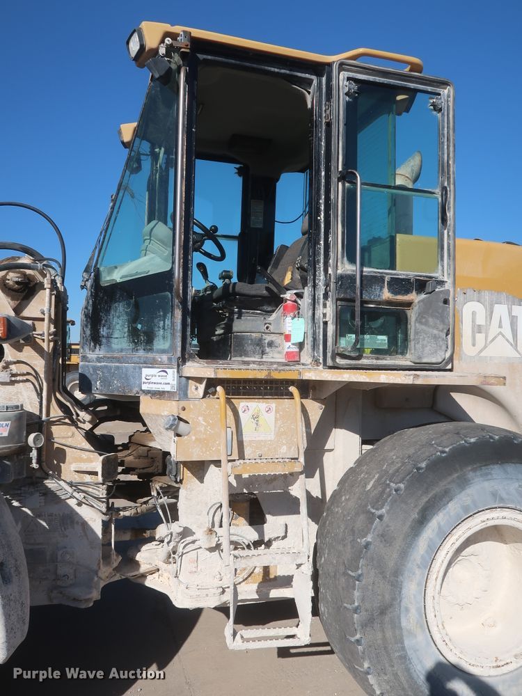 image for item DJ2253 2003 Caterpillar 924G  wheel loader